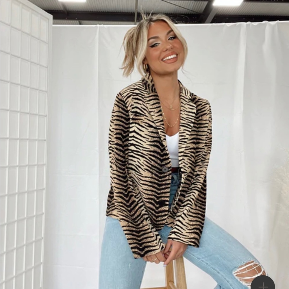 Brand new blazer - Picture 2 of 4